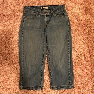 Levis Blue Capri Jeans Size 8 Medium Wash